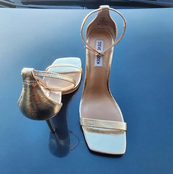 Shaye Ankle Strap Sandal STEVE MADDEN - Picture 8 of 9